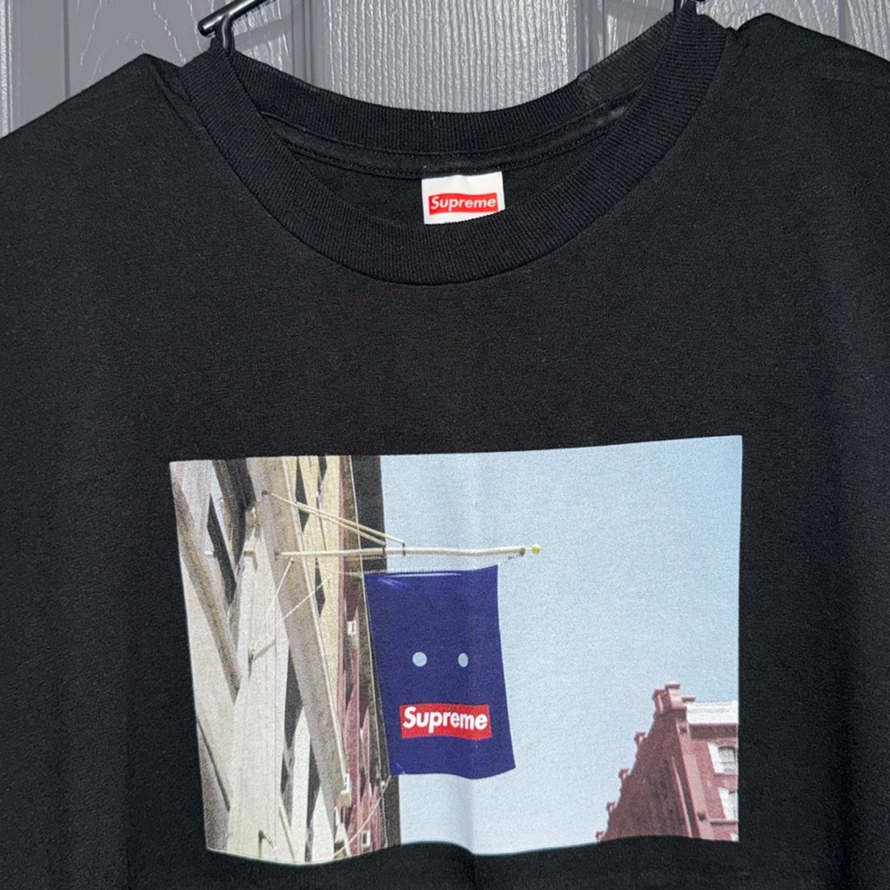 Supreme New York Flagship T Shirt
